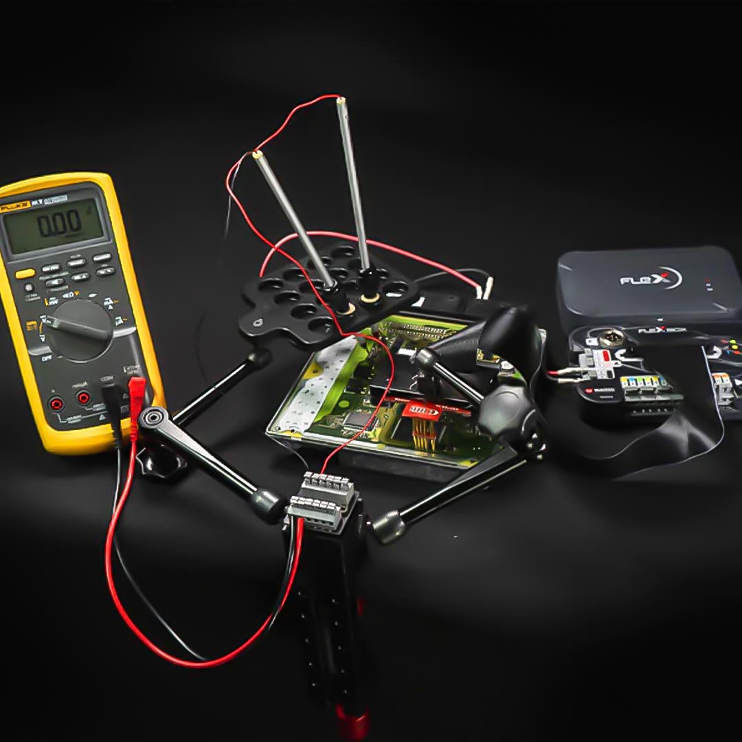 Magic - FLK12 - MAGBench Mini - Jig Tool Crea connessioni stabili per programmare in modalità Boot, BDM e Jtag | Emirates Keys